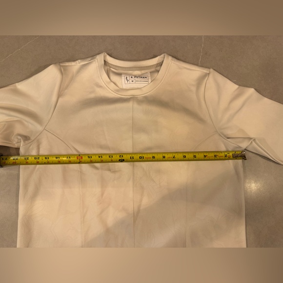 A. Putnam Minimalist White Tulip Hem Sweatshirt - Picture 9 of 9